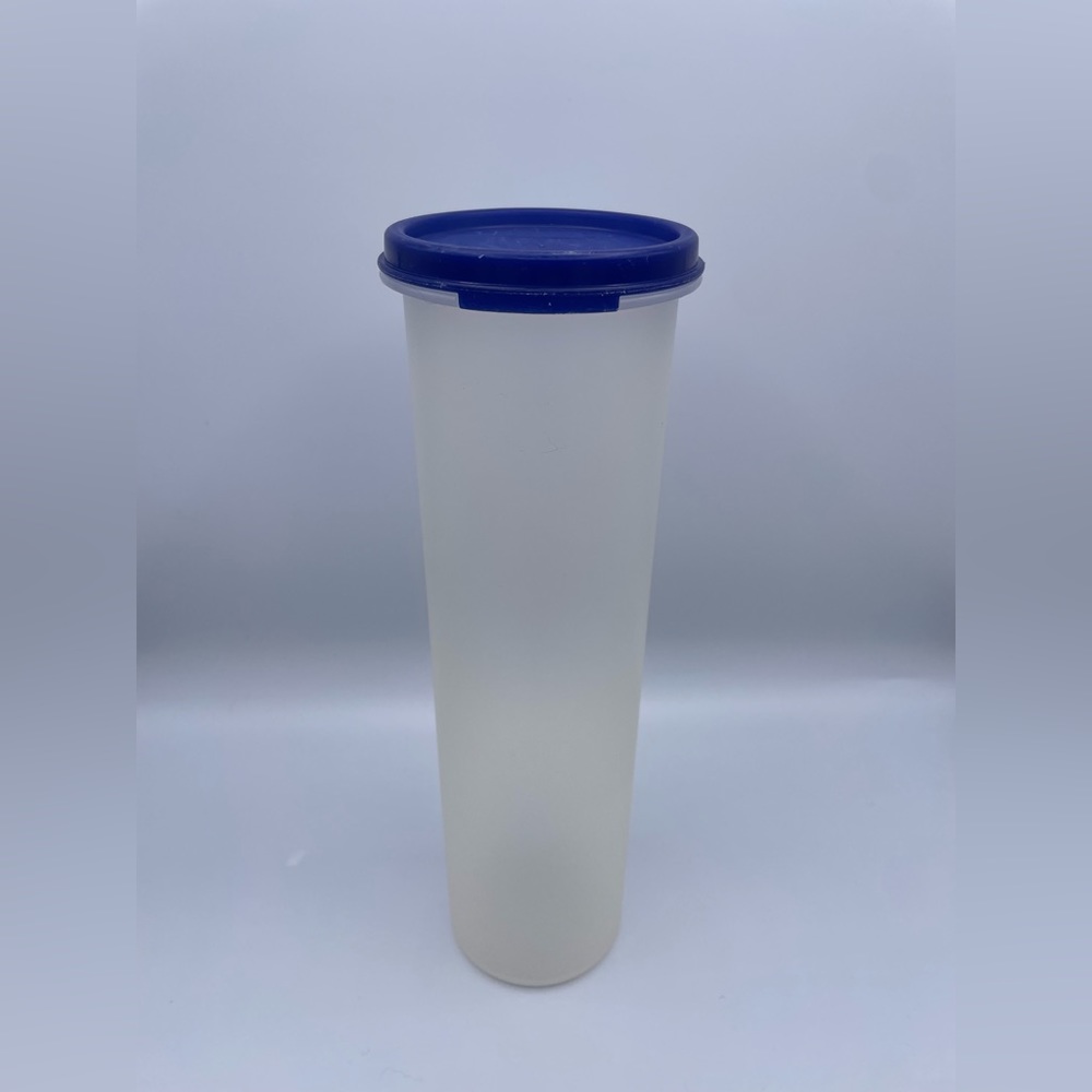 Vintage Tupperware Spaghetti Container Keeper 1661-7 w/blue Lid 1607-8